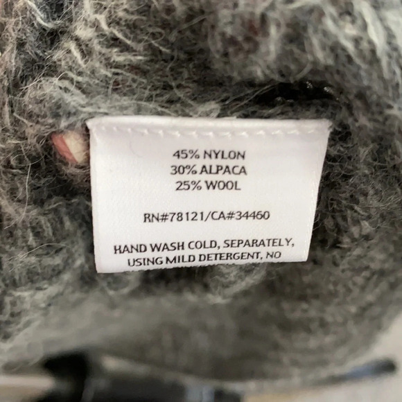 •Eileen Fisher• The softest prettiest sweater❤️❤️ - Picture 8 of 8